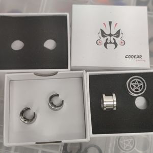 2 pairs of 00 plugs/tunnels